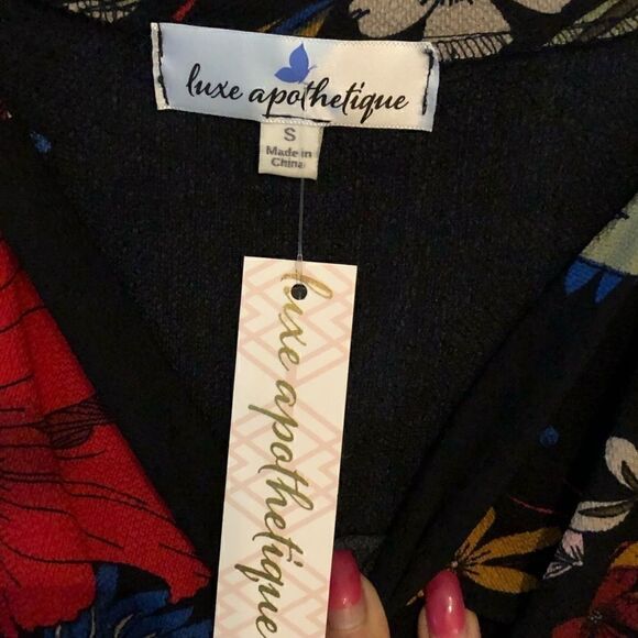 Luxe Apothetique S NWT Black Red Large Floral Mini Flowy Ruffle Light Dress - Picture 6 of 9